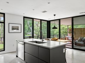9400 Shady Oaks DR, Austin TX 78729