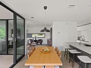 9400 Shady Oaks DR, Austin TX 78729