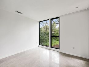 9400 Shady Oaks DR, Austin TX 78729