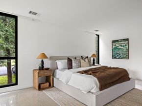 9400 Shady Oaks DR, Austin TX 78729