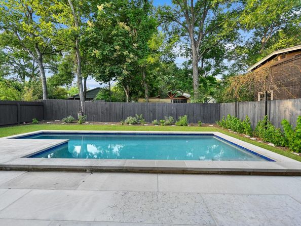 1506 W Saint Johns Ave, Austin TX 78757