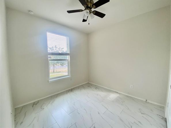 1100 Hyde Park DR, Round Rock TX 78665