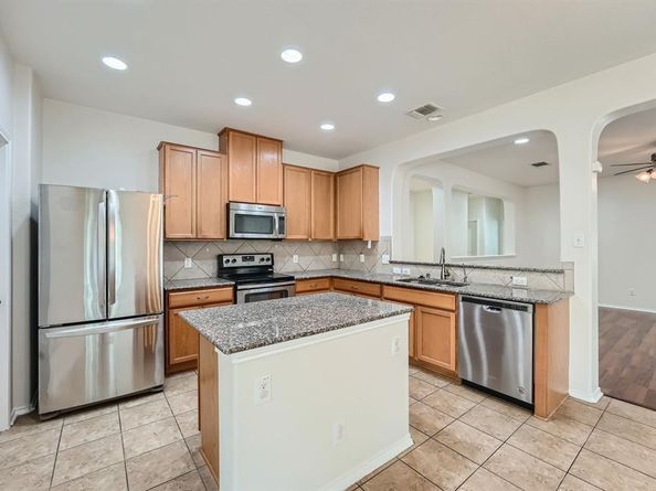 1100 Hyde Park DR, Round Rock TX 78665