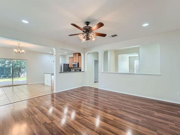 1100 Hyde Park DR, Round Rock TX 78665