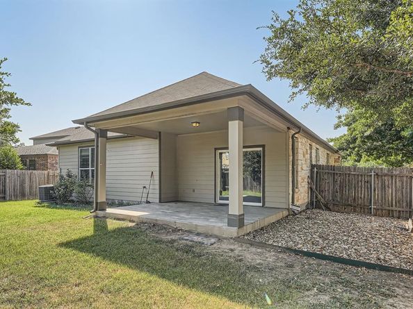 1100 Hyde Park DR, Round Rock TX 78665
