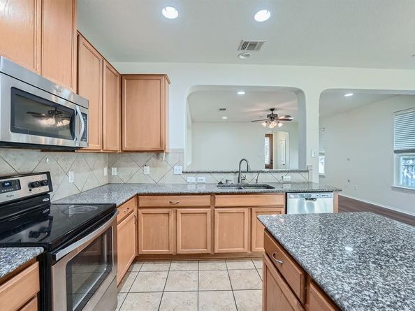 1100 Hyde Park DR, Round Rock TX 78665