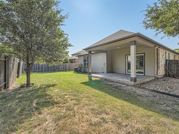 1100 Hyde Park DR, Round Rock TX 78665