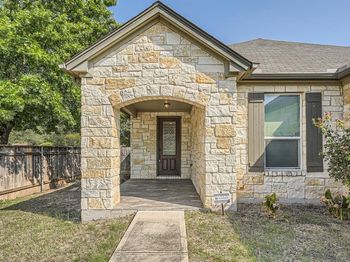 1100 Hyde Park DR