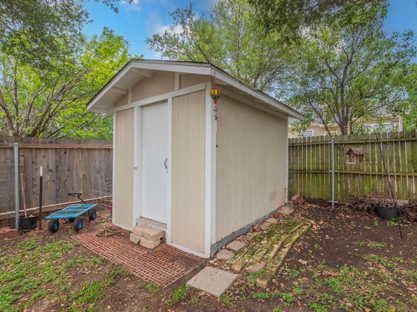 1601 Natural Bridge Ln, Pflugerville TX 78660