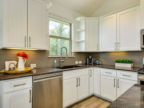 433 Venture BLVD S, Point Venture TX 78645