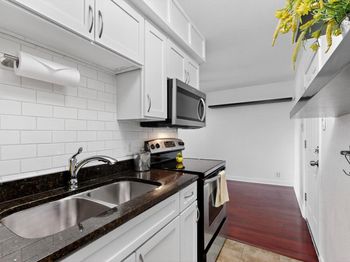 2020 S Congress Ave