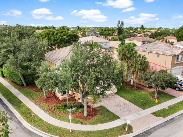12310 NW 54th Ct, Coral Springs FL 33076