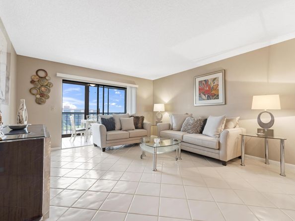 7290 Kinghurst Drive 704, Delray Beach FL 33446