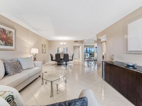 7290 Kinghurst Drive 704, Delray Beach FL 33446