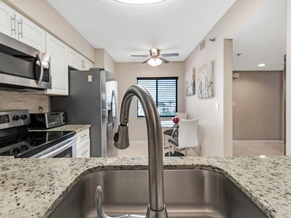 7290 Kinghurst Drive 704, Delray Beach FL 33446
