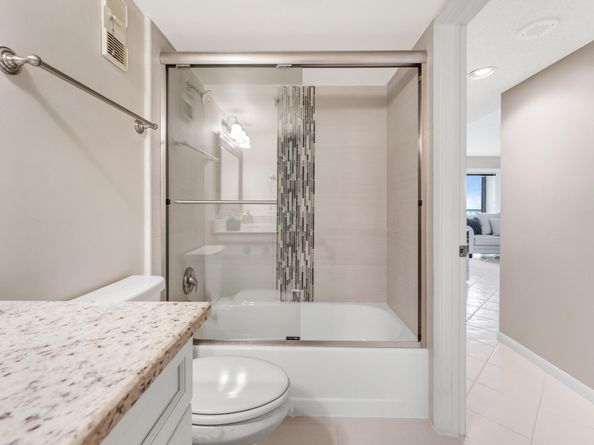 7290 Kinghurst Drive 704, Delray Beach FL 33446