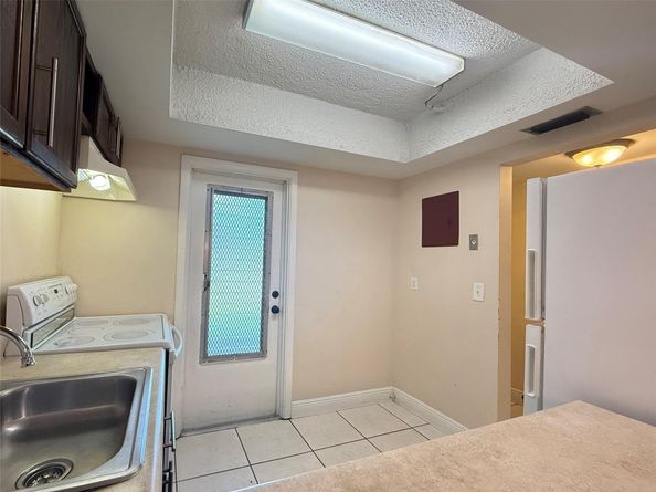 1201 Hillcrest Ct 109, Hollywood FL 33021