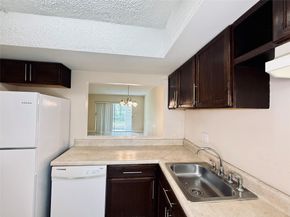 1201 Hillcrest Ct 109, Hollywood FL 33021