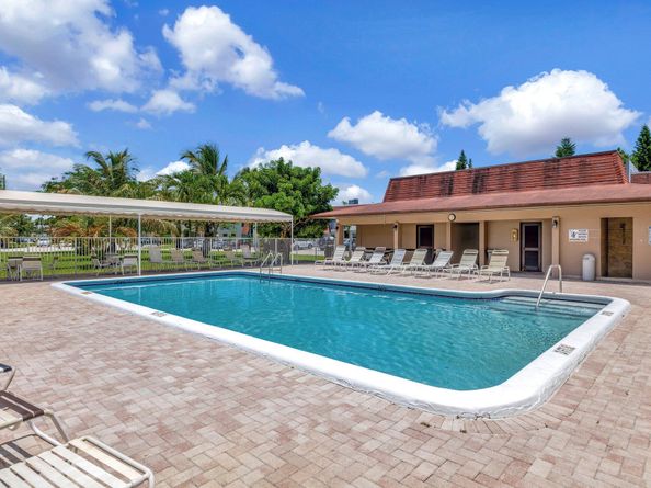 3090 NW 46th Avenue 105c, Lauderdale Lakes FL 33313