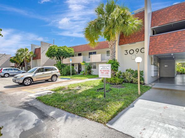 3090 NW 46th Avenue 105c, Lauderdale Lakes FL 33313