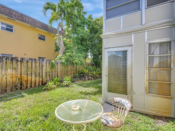 3090 NW 46th Avenue 105c, Lauderdale Lakes FL 33313