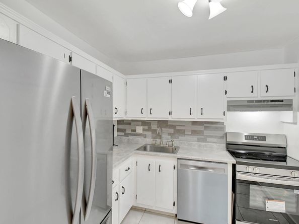 3090 NW 46th Avenue 105c, Lauderdale Lakes FL 33313