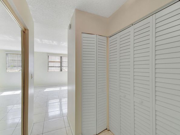 3090 NW 46th Avenue 105c, Lauderdale Lakes FL 33313