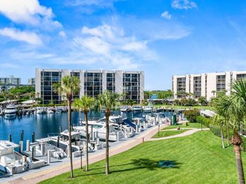 2707 N Ocean Boulevard