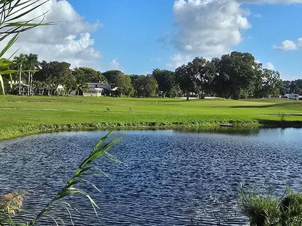 19811 W Oakmont Drive, Hialeah FL 33015