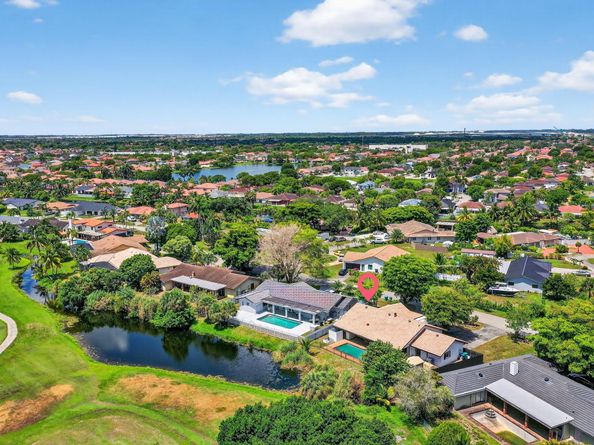 19811 W Oakmont Drive, Hialeah FL 33015