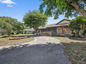 19811 W Oakmont Drive, Hialeah FL 33015