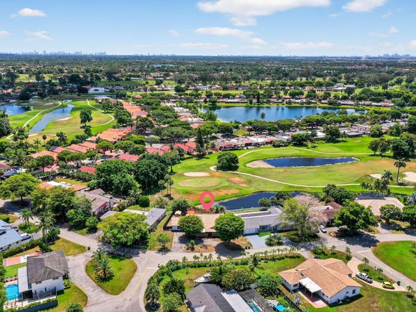 19811 W Oakmont Drive, Hialeah FL 33015