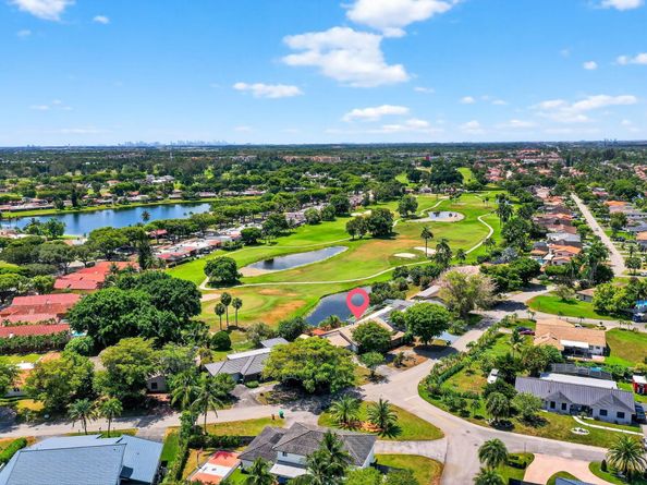 19811 W Oakmont Drive, Hialeah FL 33015