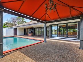 19811 W Oakmont Drive, Hialeah FL 33015