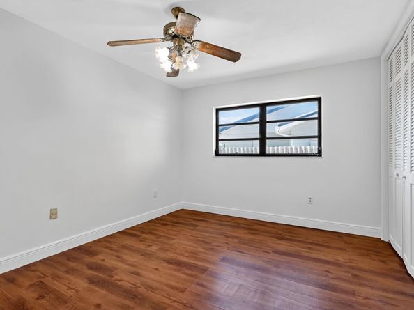 19811 W Oakmont Drive, Hialeah FL 33015