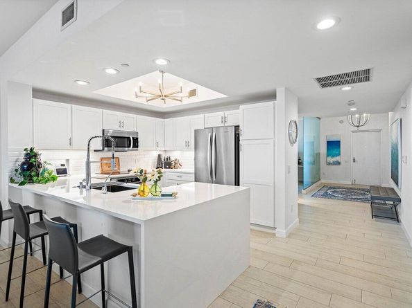 2650 Lake Shore Drive 2103, Riviera Beach FL 33404