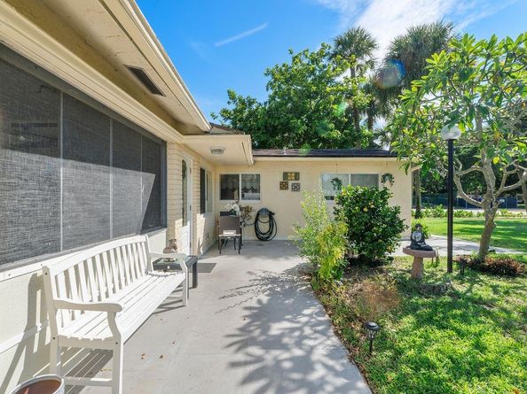 410 SW Natura Ave, Deerfield Beach FL 33441