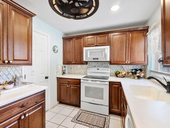410 SW Natura Ave, Deerfield Beach FL 33441