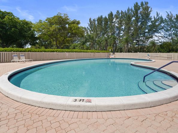 4550 NW 18th Ave 301, Deerfield Beach FL 33064