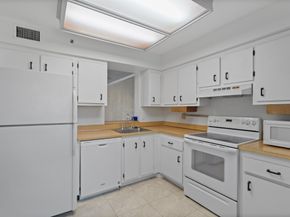 4550 NW 18th Ave 301, Deerfield Beach FL 33064