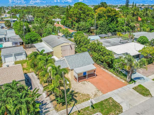 117 Mayfield Road, Lantana FL 33462