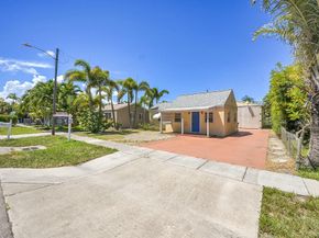 117 Mayfield Road, Lantana FL 33462