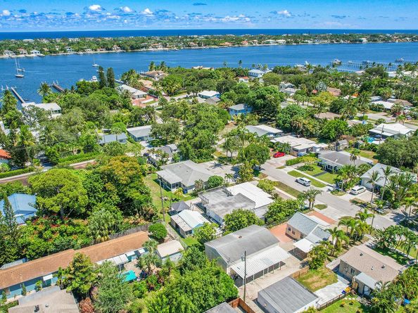 117 Mayfield Road, Lantana FL 33462