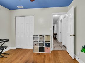 990 NW 89th Ave, Plantation FL 33324
