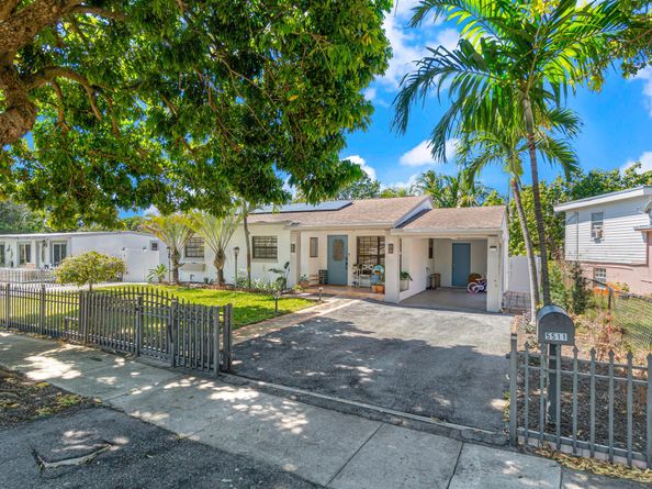 5511 Columbus Road, West Palm Beach FL 33405