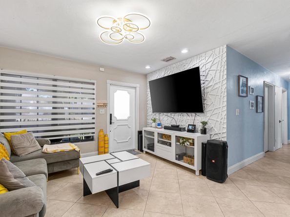 5511 Columbus Road, West Palm Beach FL 33405