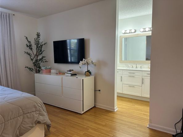 12018 NW 13th St, Pembroke Pines FL 33026