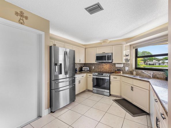 5668 Willow Creek Manor, Delray Beach FL 33484