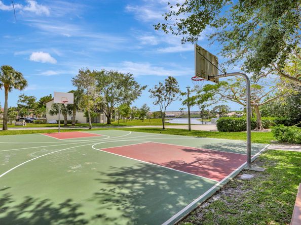 45 Centennial Court, Deerfield Beach FL 33442