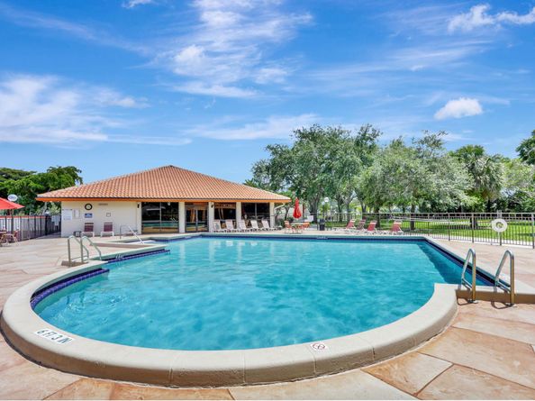 45 Centennial Court, Deerfield Beach FL 33442